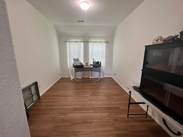 8715 Leadore Dr — Photo 14
