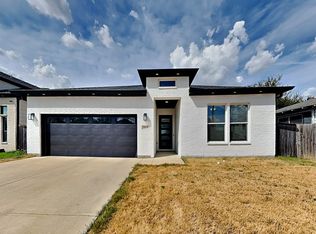 1819 Bickers St, Dallas, TX 75212