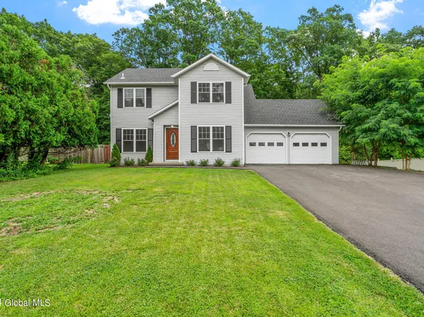 67 Magnolia Circle, Ravena, NY 12143