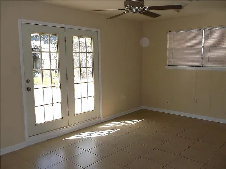 4 bed, 1800 sqft, $2,090 — Photo 4