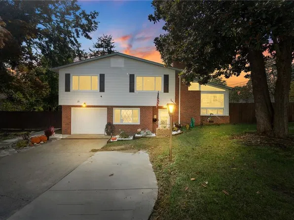 16 Warren Dr, Newport News, VA 23608