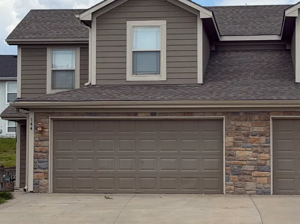 144 S Melrose Ln, Tonganoxie, KS 66086