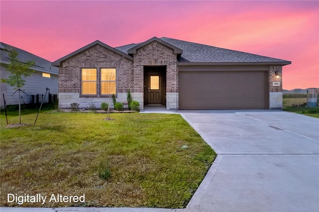 4 bed, 2.0 bath, 1784 sqft, $2,495 — Photo 1