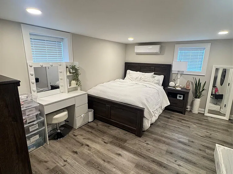 570 Monroe Blvd #1 — Photo 4