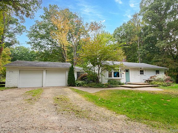 3rd image of 1775 Porter Rd