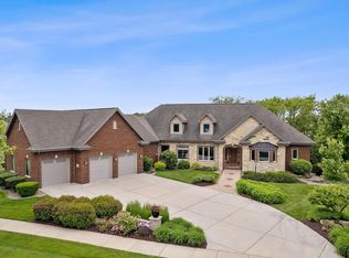 1648 Bellewood Dr, Waunakee, WI 53597
