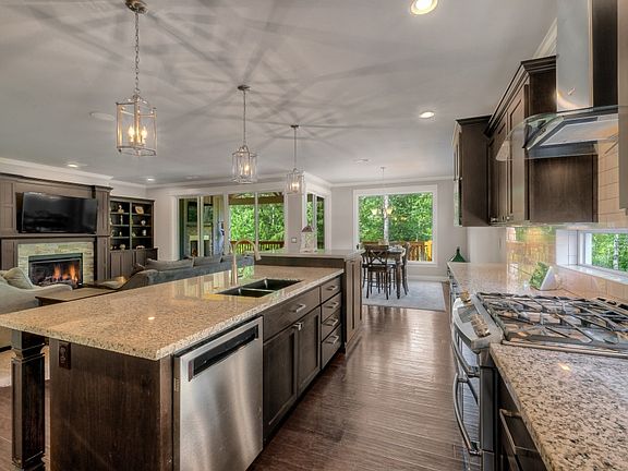 5th image of 13415 185th Avenue Ct E