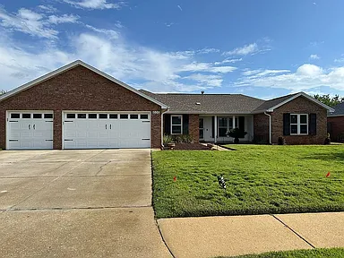 606 Windy Ln — exterior photo