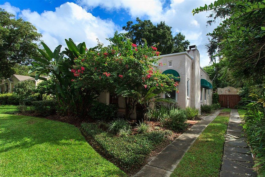 1st image of 809 Palm Dr