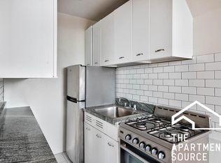 1215 W Sherwin Ave #803, Chicago, IL 60626