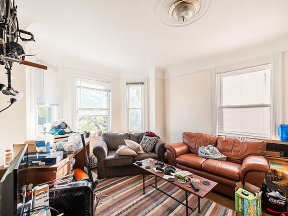 4th image of 48 Green St APT 3