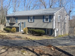 26 Jaye St, Plymouth, MA 02360