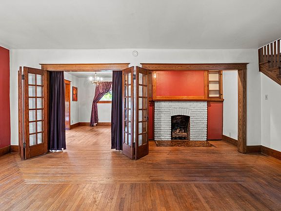 5th image of 209 Dinsmore Ave