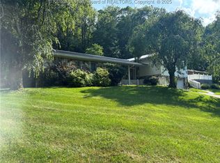 103 Rebecca Dr, Winfield, WV 25213