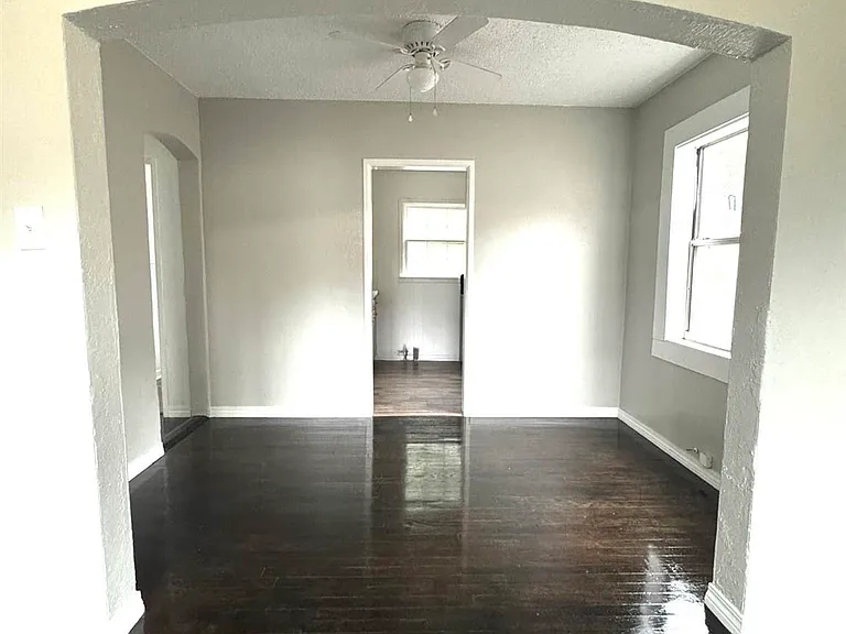 128 Brandon Ave — Photo 3