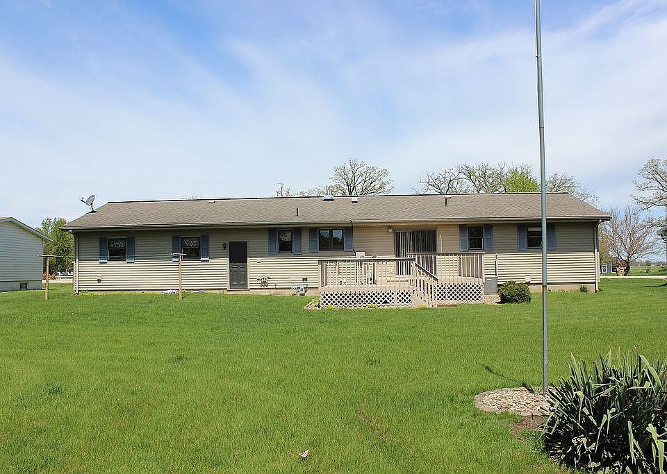 109 E Honey Creek Dr #173, Manchester, IA 52057 | Zillow