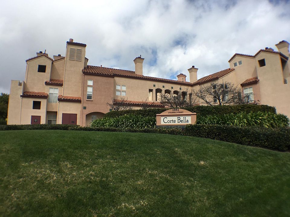 Corte Bella Townhouse- Street View