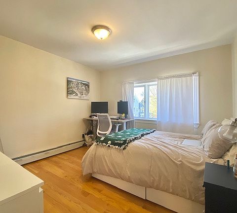 4th image of 4 Litchfield St