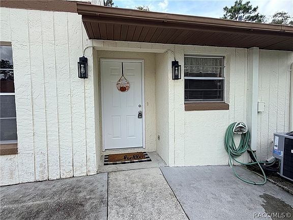 3rd image of 1819 Silverwood St
