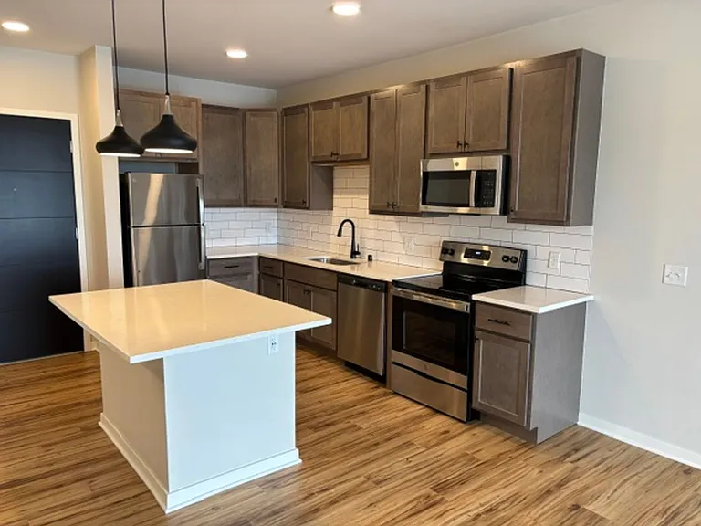 The Outlook Apartments — Photo 44