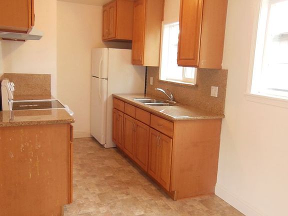 3rd image of 619 Stambaugh St APT 8
