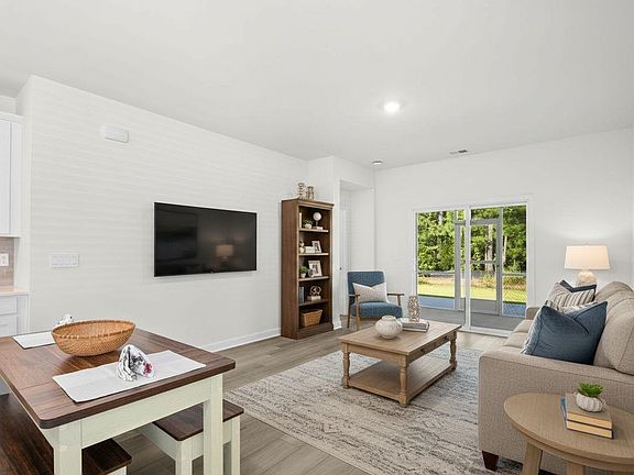 3rd image of 1113 Lauryn Oak Loop