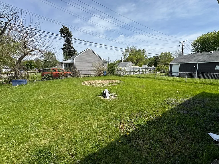 14615 Stephens Rd — Photo 21