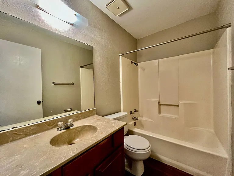 3053 Olympia Dr — Photo 12