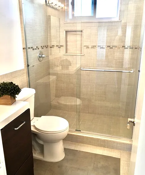 1241 Granville Ave #6 — Photo 6