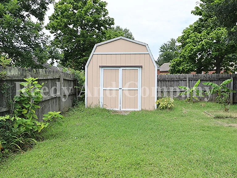 5961 Kentwood Dr — Photo 22