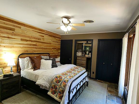 5th image of 106 Sleepy Hollow Dr