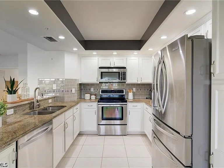 28044 Cavendish Ct — Photo 12