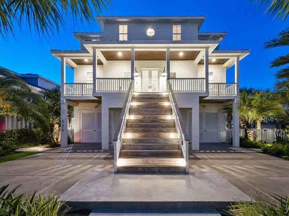 21914 Guadalupe Dr, Galveston, TX 77554