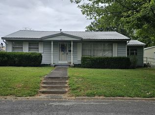 305 N Walker St, Marion, KY 42064