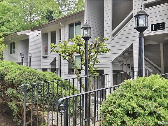 2nd image of 23403 Lakeview Dr