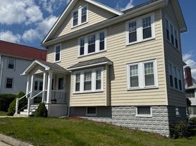 61 Templeton Pkwy, Watertown, MA