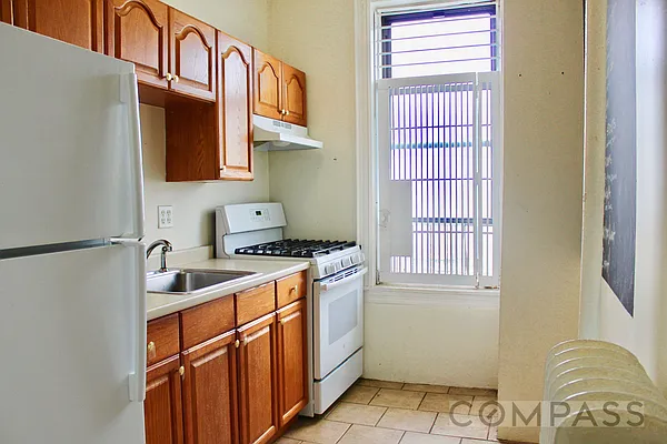 Rented by Compass | media 12