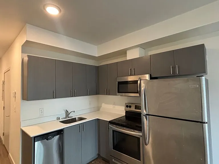 4801 Fauntleroy Apartments — Photo 32