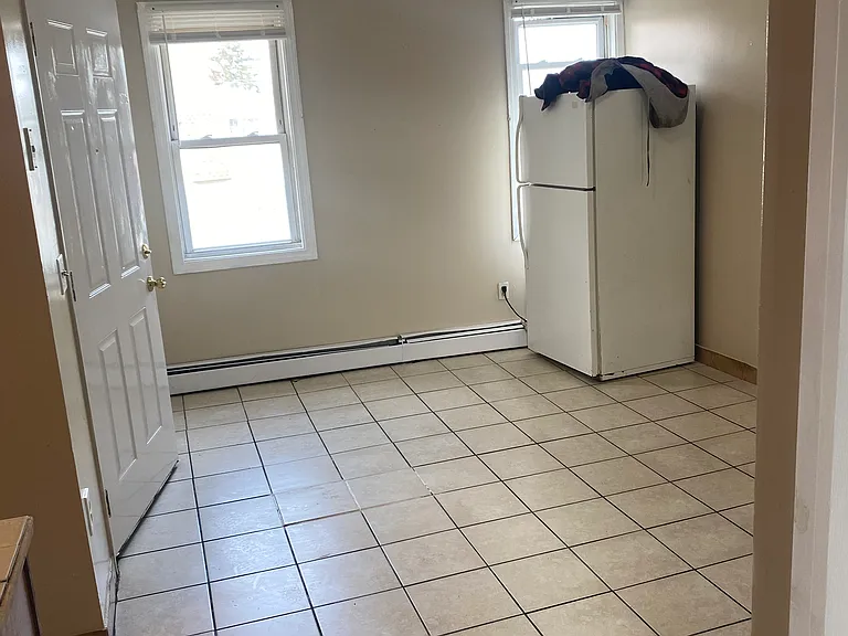 142 Putnam St #3 — Photo 6