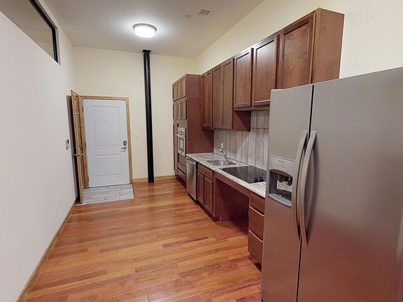 4th image of 47 Pleasant St #104