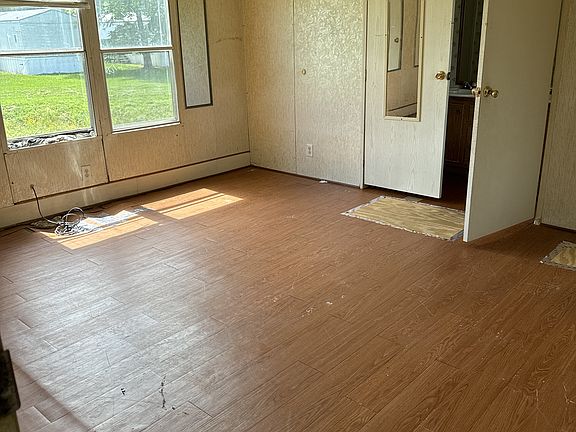5th image of 3512 Creek Front