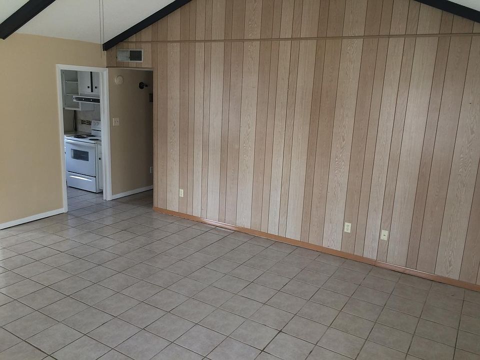 1st image of 1114 Violet Ave APT A