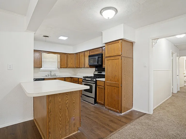 3110 Heather Ln — Photo 3