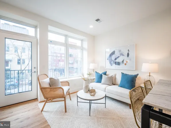 1775 Swann St NW #Penthouse 32, Washington, DC 20009