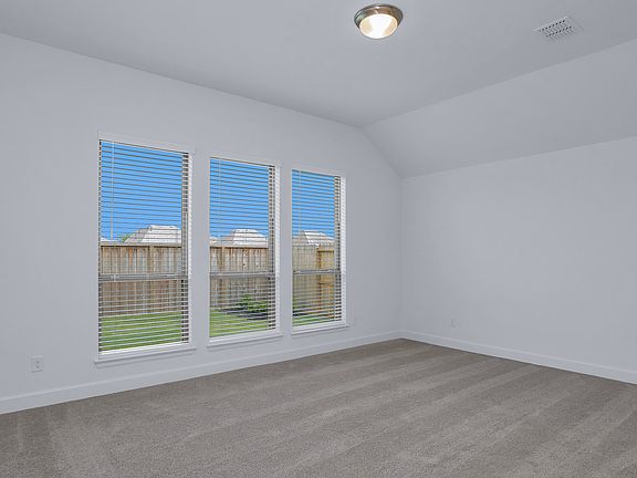 4th image of 11831 Sawgrass Dr