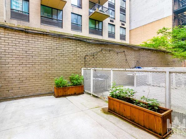 176 E 85th St APT B, New York, NY 10028