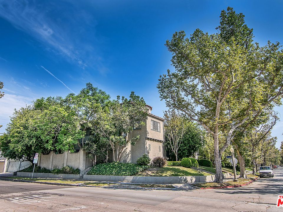 1st image of 200 S Orange Dr