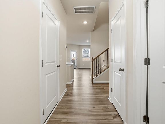 2nd image of 1848 Bluejay Ln #Csg-24