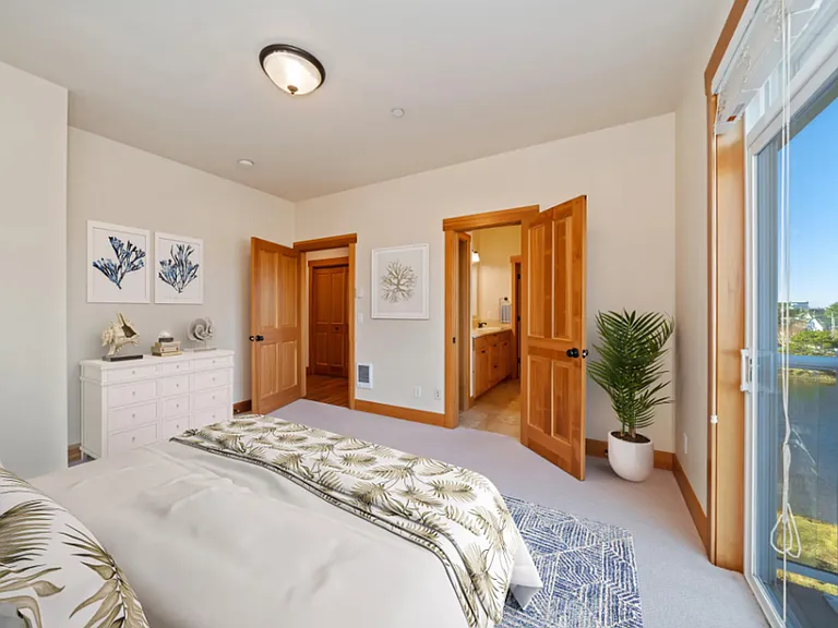 224 N Holladay Dr #201 — Photo 21