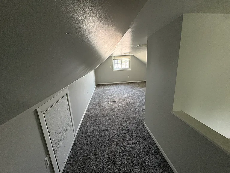 5852 Beech Daly Rd — Photo 4